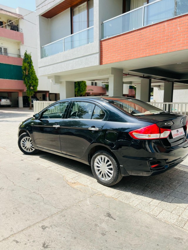 Second-hand 2015 Maruti Ciaz VDi for sale in Vadodara-11