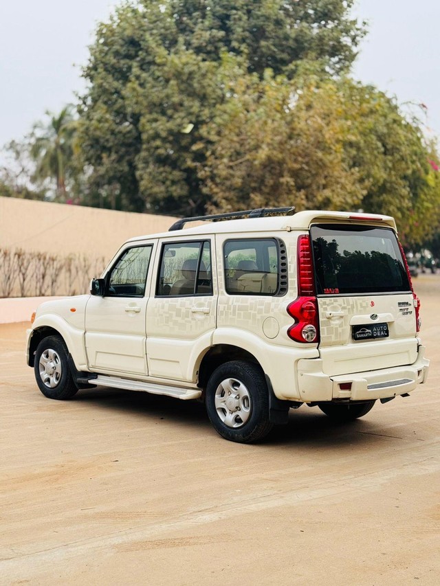 Second-hand 2014 Mahindra Scorpio EX for sale in Vadodara-3
