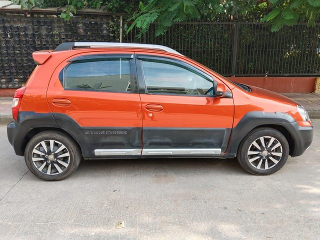 Toyota Etios Cross 1.2L G Second-hand 2015 Toyota Etios Cross 1.2L G for sale in New Delhi-1