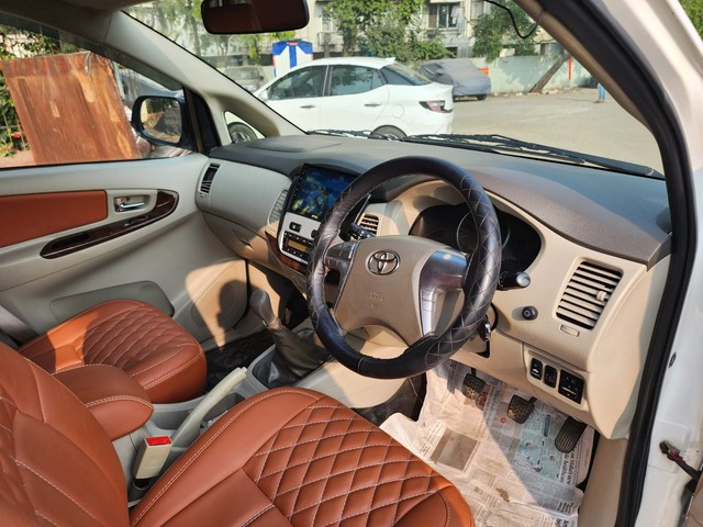 Second-hand 2014 Toyota Innova 2.5 VX (Diesel) 8 Seater for sale in Mumbai-9