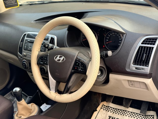 Second-hand 2014 Hyundai i20 Sportz 1.2 for sale in Mumbai-7