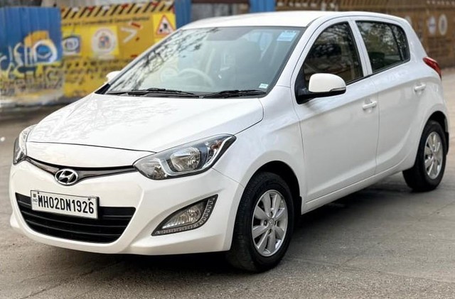 Second-hand 2014 Hyundai i20 Sportz 1.2 for sale in Mumbai-4