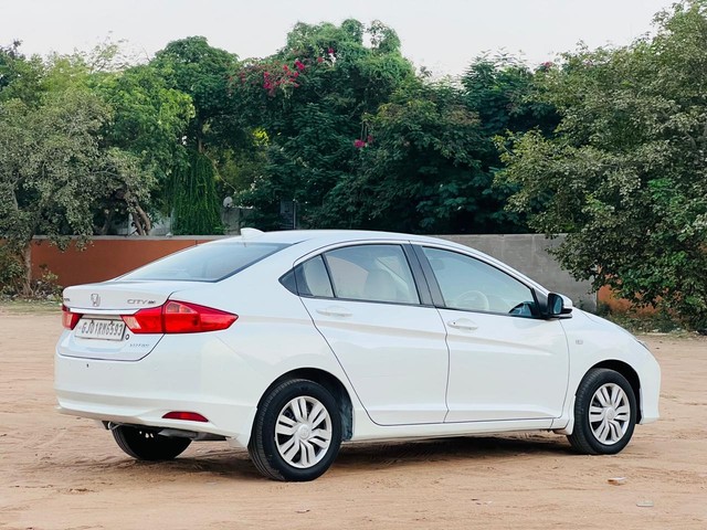 Second-hand 2015 Honda City i DTEC SV for sale in Ahmedabad-8