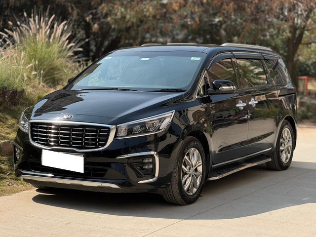 Second-hand 2020 Kia Carnival Limousine for sale in Hyderabad-3
