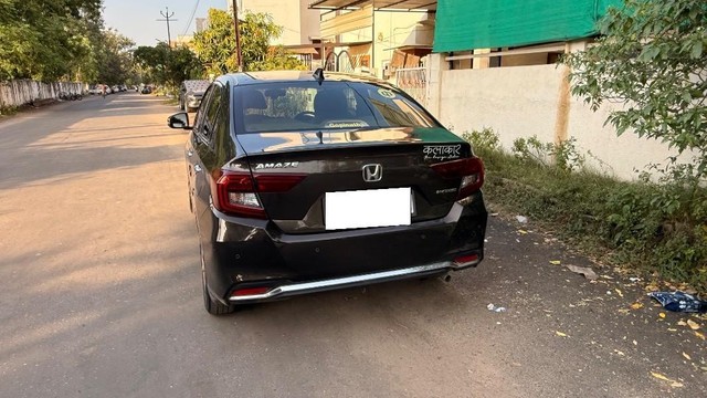 Second-hand 2023 Honda Amaze 2nd Gen VX BSVI for sale in Vadodara-2