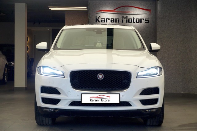 Second-hand 2019 Jaguar F-Pace Prestige 2.0 AWD for sale in New Delhi-3