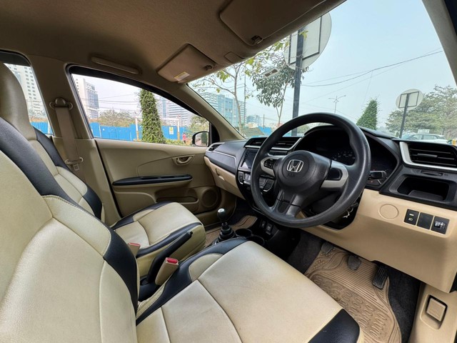 Second-hand 2017 Honda Amaze V Petrol BSIV for sale in Hyderabad-10