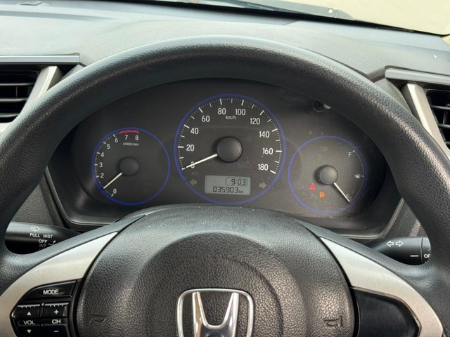 Second-hand 2017 Honda Amaze V Petrol BSIV for sale in Hyderabad-8