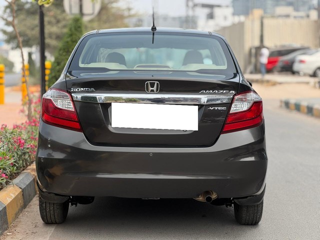 Second-hand 2017 Honda Amaze V Petrol BSIV for sale in Hyderabad-2