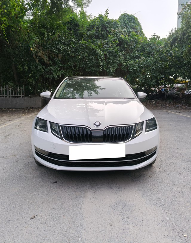 Second-hand 2018 Skoda Octavia 1.8 TSI AT L K for sale in New Delhi-0