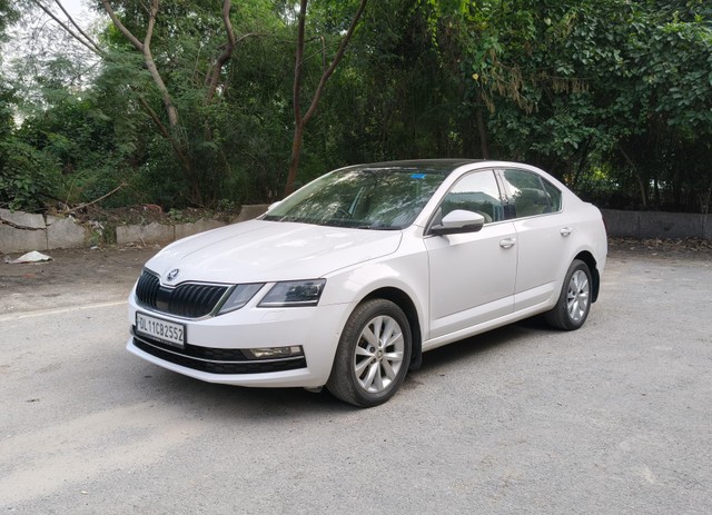 Second-hand 2018 Skoda Octavia 1.8 TSI AT L K for sale in New Delhi-3