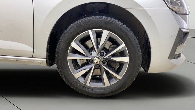 Second-hand 2022 Skoda Slavia 1.5 TSI Style BSVI for sale in Ahmedabad-27