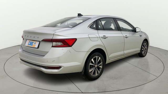 Second-hand 2022 Skoda Slavia 1.5 TSI Style BSVI for sale in Ahmedabad-14