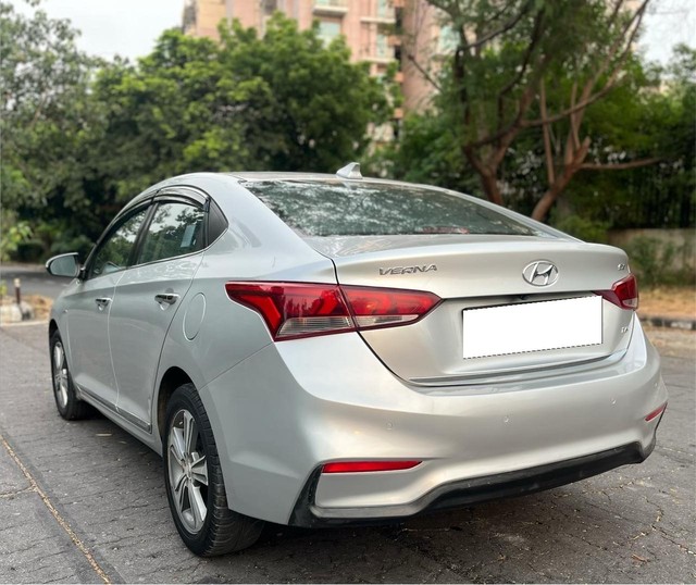 Second-hand 2018 Hyundai Verna VTVT 1.6 AT SX Option for sale in New Delhi-8