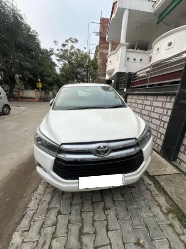 Second-hand 2019 Toyota Innova Crysta 2.8 GX AT BSIV for sale in Lucknow-2