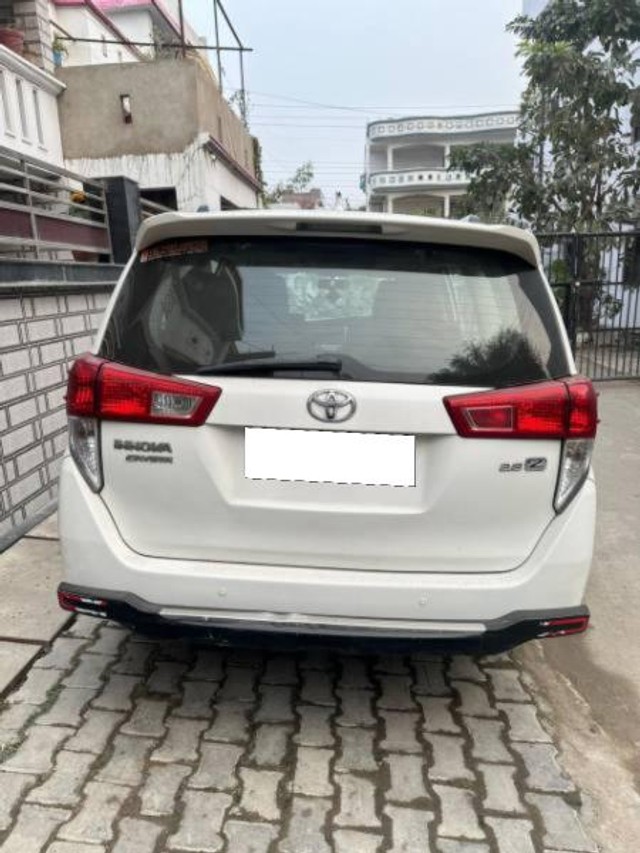 Second-hand 2019 Toyota Innova Crysta 2.8 GX AT BSIV for sale in Lucknow-1