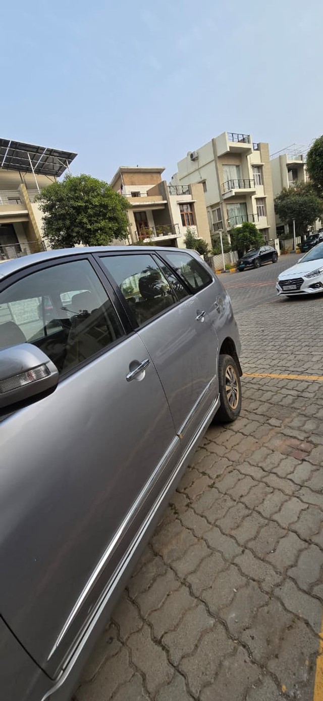 Second-hand 2015 Toyota Innova 2.5 VX (Diesel) 7 Seater BS IV for sale in Hyderabad-7