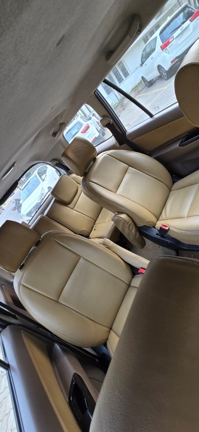 Second-hand 2015 Toyota Innova 2.5 VX (Diesel) 7 Seater BS IV for sale in Hyderabad-8