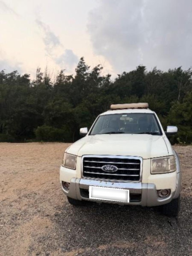 Ford Endeavour XLT TDCi 4X2 Second-hand 2008 Ford Endeavour XLT TDCi 4X2 for sale in Jamshedpur-2