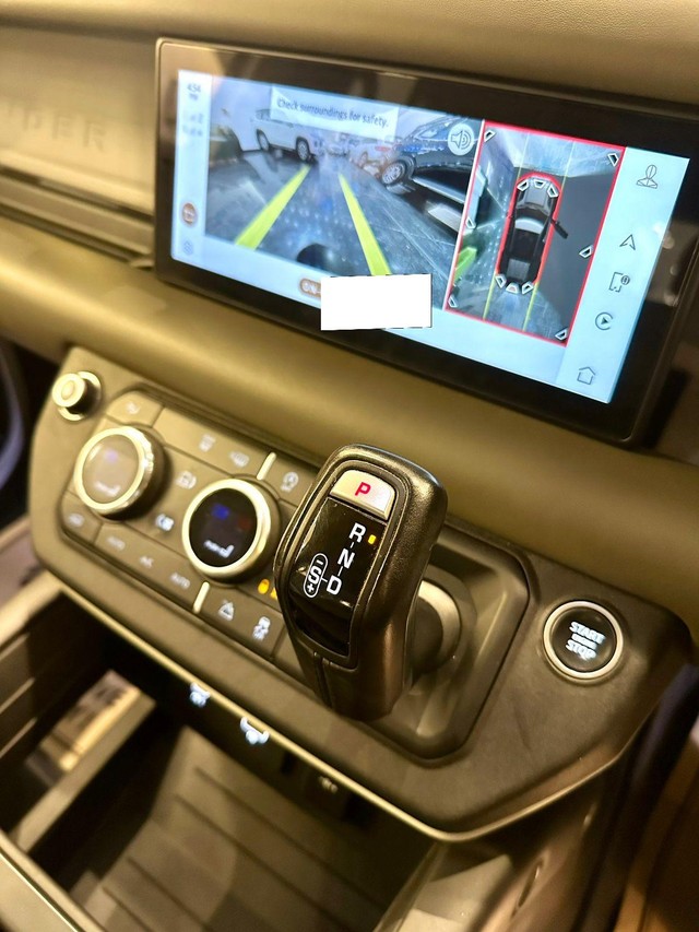 Second-hand 2021 Land Rover Defender 110 for sale in New Delhi-5