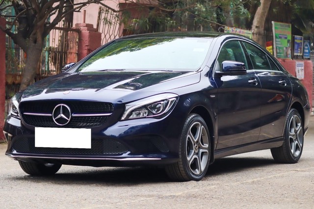 Second-hand 2019 Mercedes-Benz CLA Urban Sport 200d for sale in New Delhi-4
