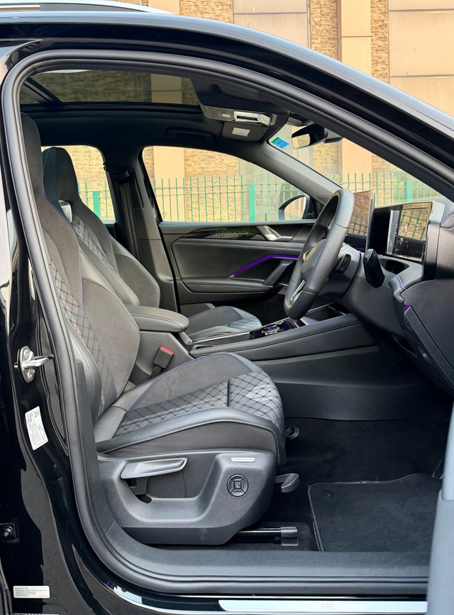 Second-hand 2025 Volkswagen Tiguan R Line 2.0L TSI for sale in New Delhi-11