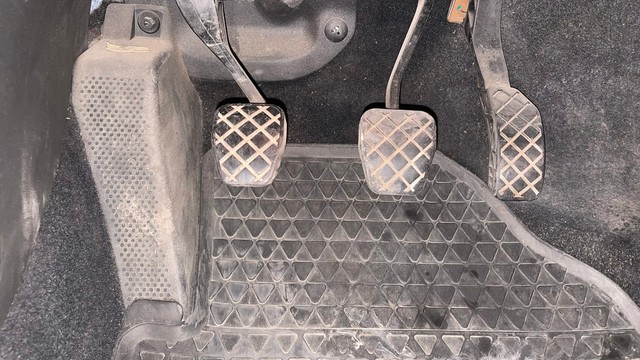 Second-hand 2015 Volkswagen Polo Petrol Comfortline 1.2L for sale in Mysore-14