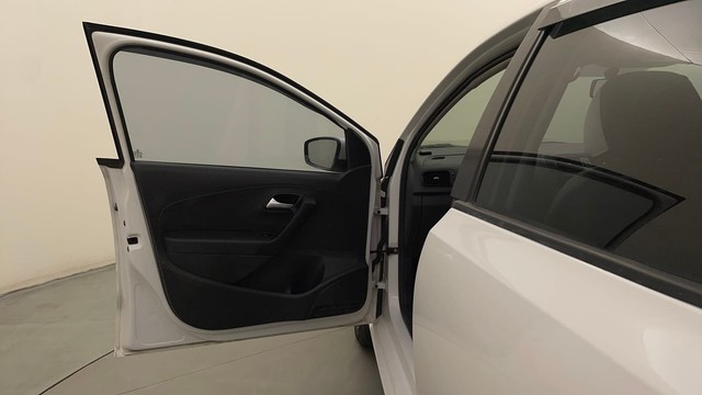 Second-hand 2015 Volkswagen Polo Petrol Comfortline 1.2L for sale in Mysore-23