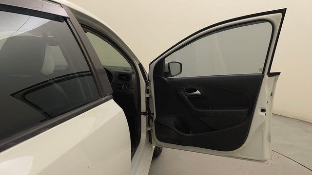 Second-hand 2015 Volkswagen Polo Petrol Comfortline 1.2L for sale in Mysore-16