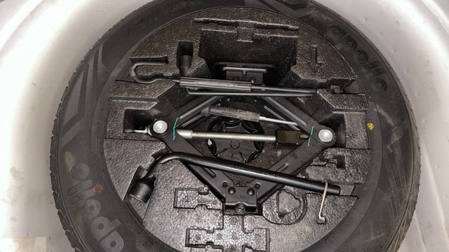 Second-hand 2015 Volkswagen Polo Petrol Comfortline 1.2L for sale in Mysore-21