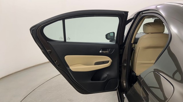 Second-hand 2022 Honda City ZX MT for sale in Pune-39