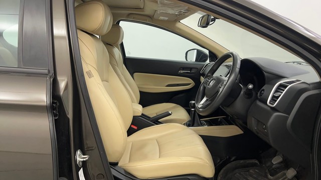 Second-hand 2022 Honda City ZX MT for sale in Pune-15