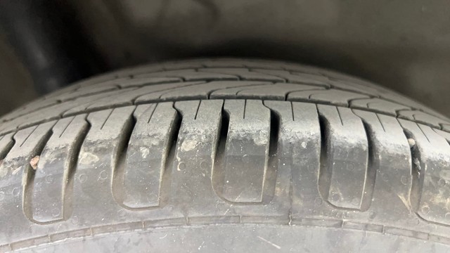 Second-hand 2015 Ford Figo Petrol ZXI for sale in Pune-29