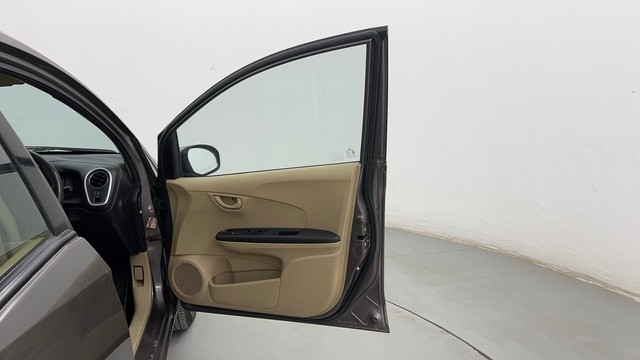 Second-hand 2015 Ford Figo Petrol ZXI for sale in Pune-16