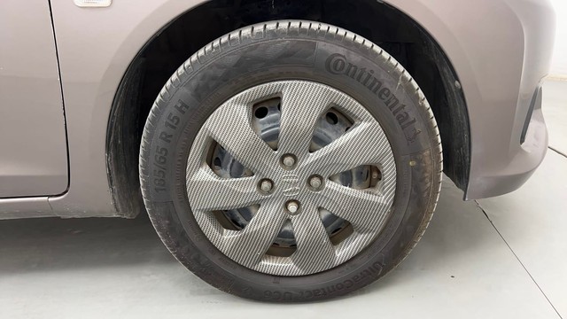 Second-hand 2015 Ford Figo Petrol ZXI for sale in Pune-17