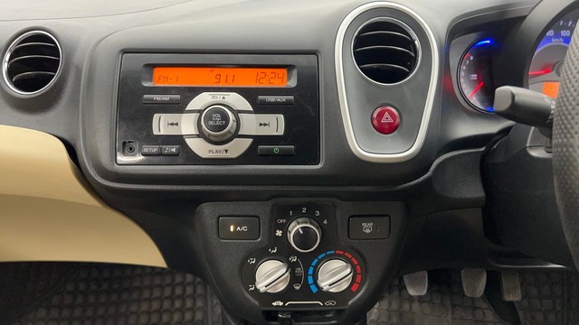 Second-hand 2015 Ford Figo Petrol ZXI for sale in Pune-36
