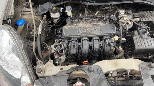 Second-hand 2015 Ford Figo Petrol ZXI for sale in Pune-40