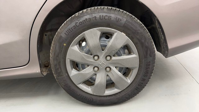 Second-hand 2015 Ford Figo Petrol ZXI for sale in Pune-19