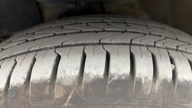 Second-hand 2015 Ford Figo Petrol ZXI for sale in Pune-33