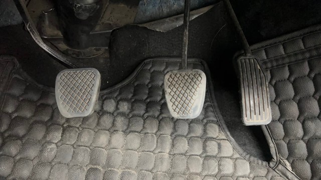 Second-hand 2015 Ford Figo Petrol ZXI for sale in Pune-14