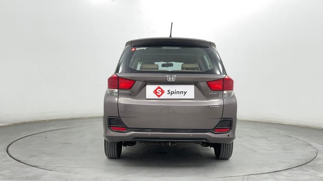 Second-hand 2015 Ford Figo Petrol ZXI for sale in Pune-4