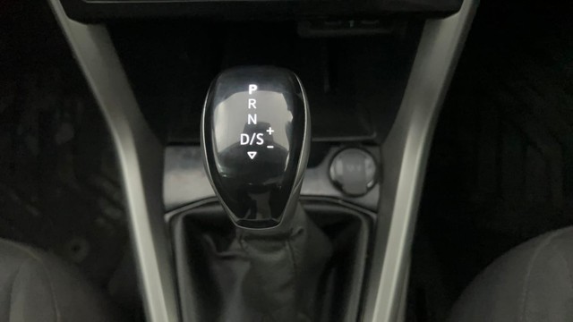 Second-hand 2022 Volkswagen Taigun 1.0 Highline AT for sale in Pune-12