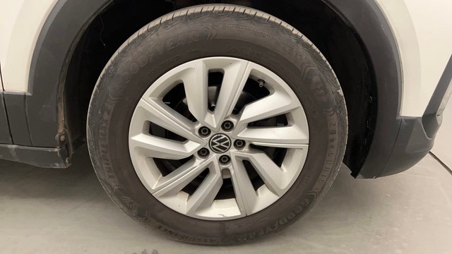 Second-hand 2022 Volkswagen Taigun 1.0 Highline AT for sale in Pune-17