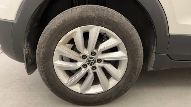 Second-hand 2022 Volkswagen Taigun 1.0 Highline AT for sale in Pune-18