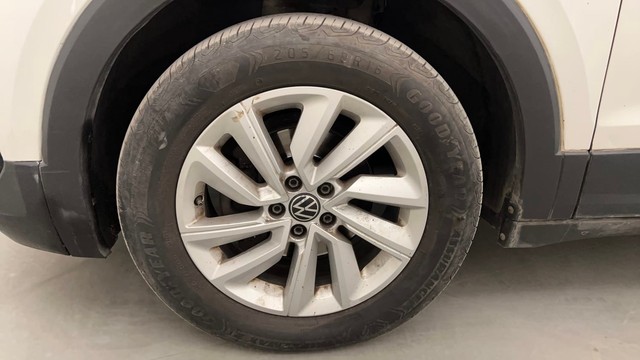 Second-hand 2022 Volkswagen Taigun 1.0 Highline AT for sale in Pune-20