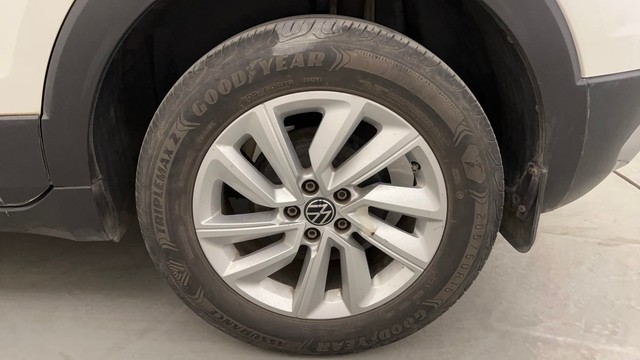 Second-hand 2022 Volkswagen Taigun 1.0 Highline AT for sale in Pune-19