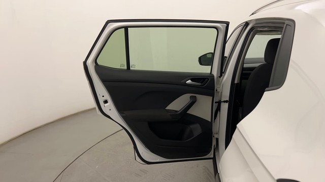 Second-hand 2022 Volkswagen Taigun 1.0 Highline AT for sale in Pune-24