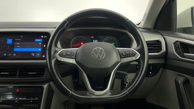 Second-hand 2022 Volkswagen Taigun 1.0 Highline AT for sale in Pune-33