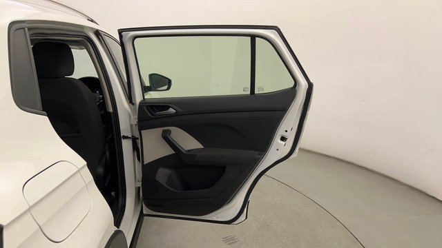 Second-hand 2022 Volkswagen Taigun 1.0 Highline AT for sale in Pune-23