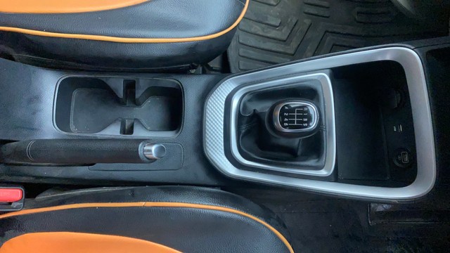 Kia Sonet HTX Diesel Anniversary Edition Second-hand 2022 Kia Sonet HTX Diesel Anniversary Edition for sale in Hyderabad-13